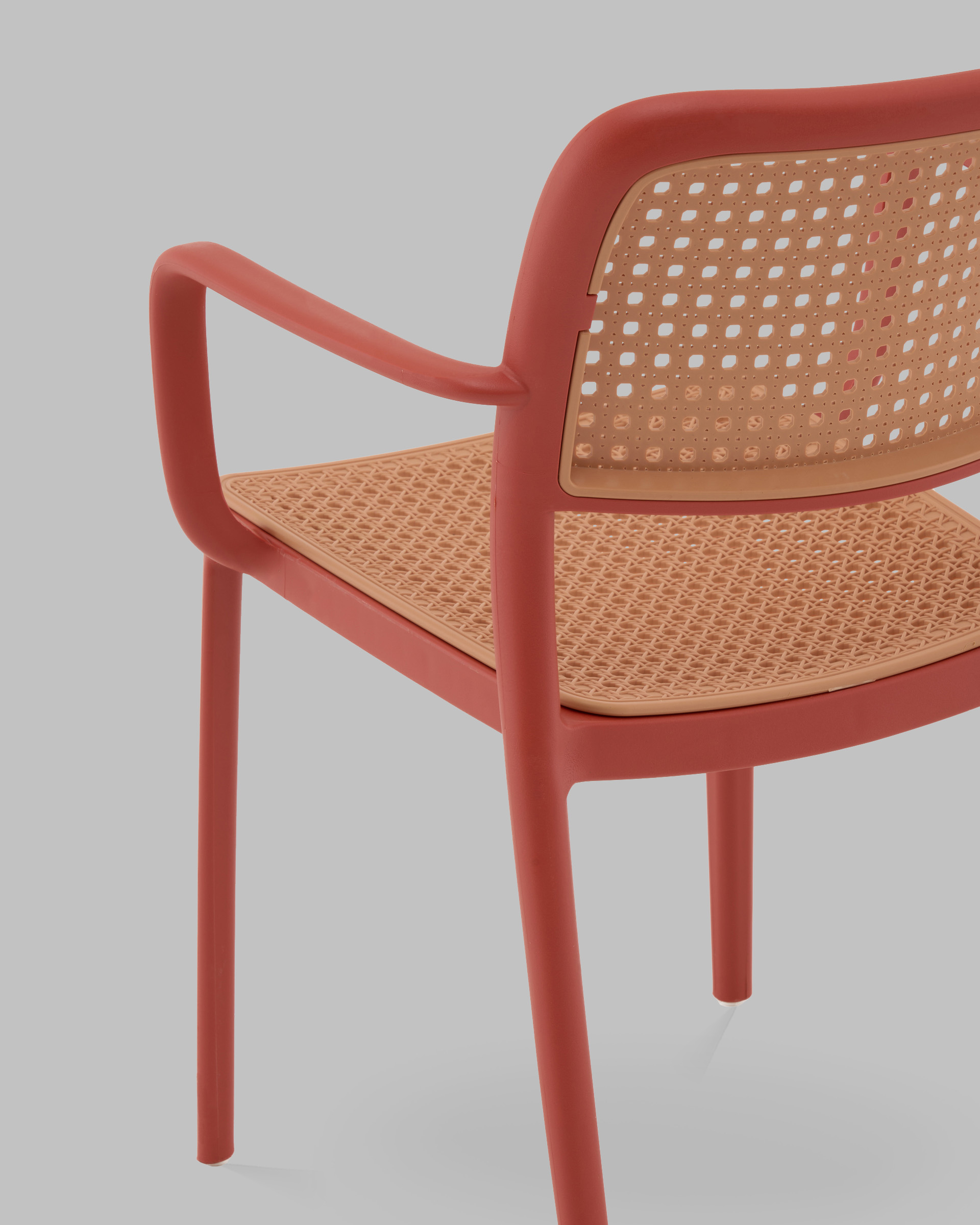 Стул Yona пластиковый с подлокотниками красный